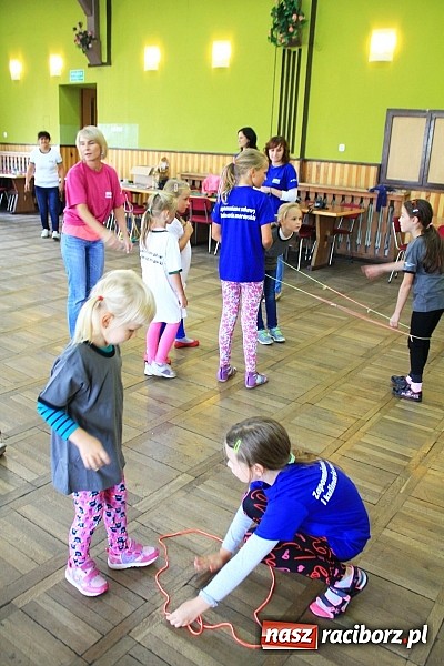 Zdjęcie w galerii na portalu naszraciborz.pl: To była zabawa! Zapomniane gry i zabawy przypomniano w Domu Kultury w Borucinie wiadomości z regionu
