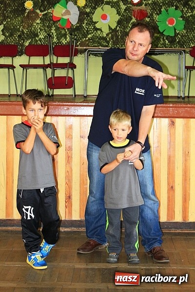 Zdjęcie w galerii na portalu naszraciborz.pl: To była zabawa! Zapomniane gry i zabawy przypomniano w Domu Kultury w Borucinie wiadomości z regionu