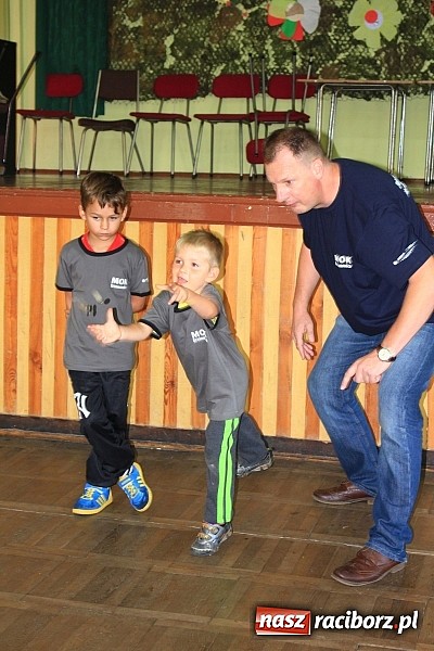 Zdjęcie w galerii na portalu naszraciborz.pl: To była zabawa! Zapomniane gry i zabawy przypomniano w Domu Kultury w Borucinie wiadomości z regionu