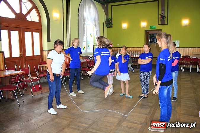 Zdjęcie w galerii na portalu naszraciborz.pl: To była zabawa! Zapomniane gry i zabawy przypomniano w Domu Kultury w Borucinie wiadomości z regionu