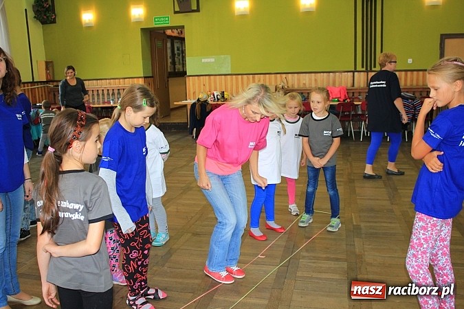 Zdjęcie w galerii na portalu naszraciborz.pl: To była zabawa! Zapomniane gry i zabawy przypomniano w Domu Kultury w Borucinie wiadomości z regionu