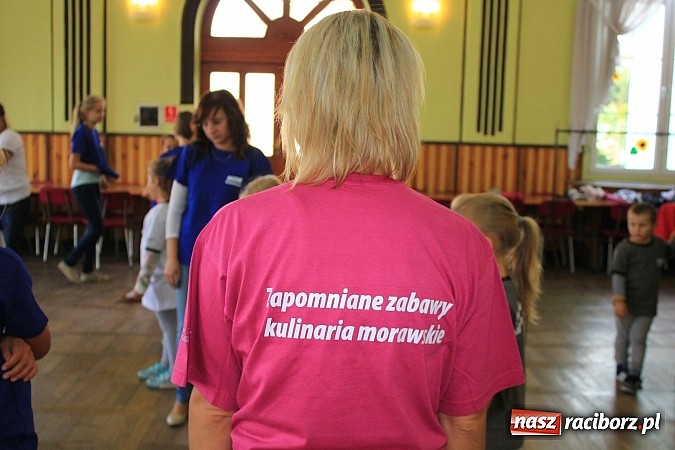 Zdjęcie w galerii na portalu naszraciborz.pl: To była zabawa! Zapomniane gry i zabawy przypomniano w Domu Kultury w Borucinie wiadomości z regionu