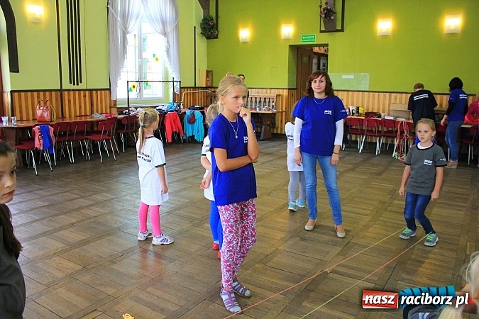 Zdjęcie w galerii na portalu naszraciborz.pl: To była zabawa! Zapomniane gry i zabawy przypomniano w Domu Kultury w Borucinie wiadomości z regionu