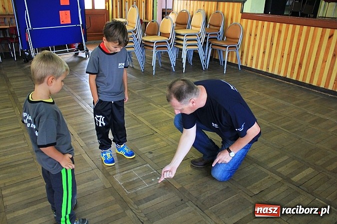 Zdjęcie w galerii na portalu naszraciborz.pl: To była zabawa! Zapomniane gry i zabawy przypomniano w Domu Kultury w Borucinie wiadomości z regionu