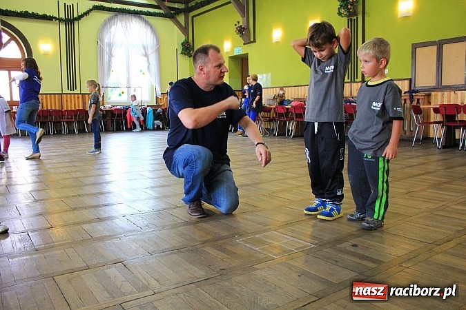 Zdjęcie w galerii na portalu naszraciborz.pl: To była zabawa! Zapomniane gry i zabawy przypomniano w Domu Kultury w Borucinie wiadomości z regionu