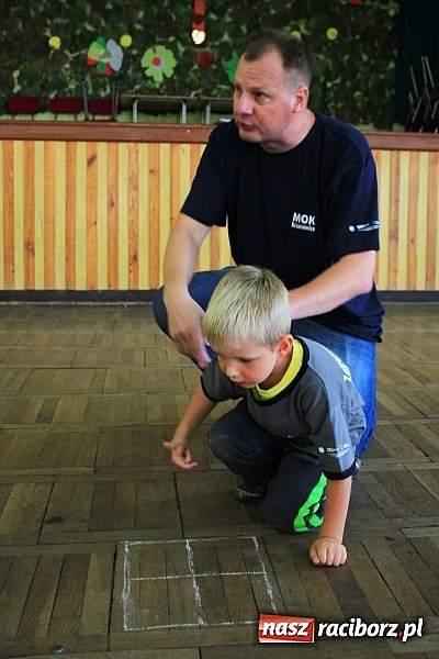 Zdjęcie w galerii na portalu naszraciborz.pl: To była zabawa! Zapomniane gry i zabawy przypomniano w Domu Kultury w Borucinie wiadomości z regionu