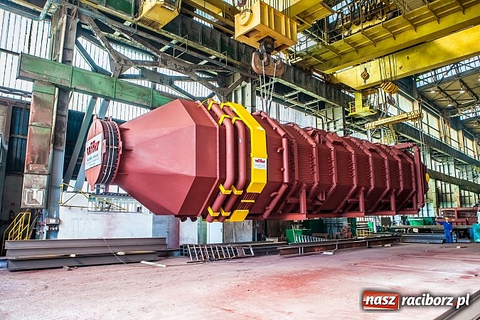 Zdjęcie w galerii na portalu naszraciborz.pl: Potężny transport wielkogabarytowy z Rafako. PKP musiały podnieść przewody trakcyjne wiadomości z regionu