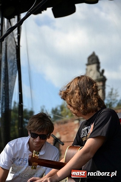 Zdjęcie w galerii na portalu naszraciborz.pl: Tabu rozgrzało wczoraj młodzież w Tworkowie wiadomości z regionu