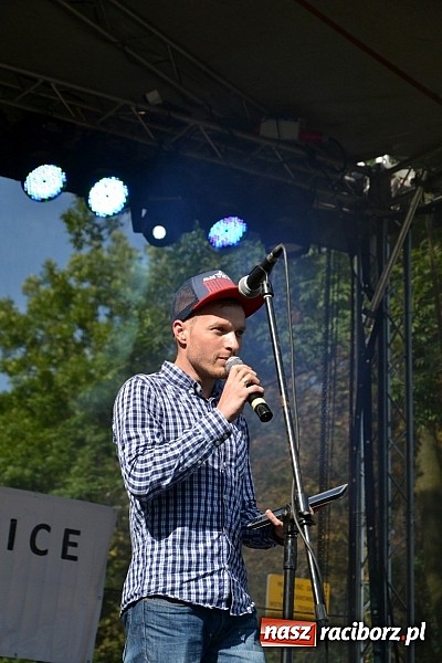 Zdjęcie w galerii na portalu naszraciborz.pl: Tabu rozgrzało wczoraj młodzież w Tworkowie wiadomości z regionu