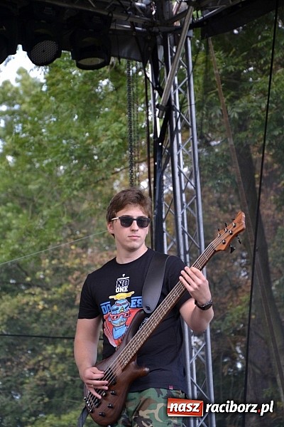 Zdjęcie w galerii na portalu naszraciborz.pl: Tabu rozgrzało wczoraj młodzież w Tworkowie wiadomości z regionu