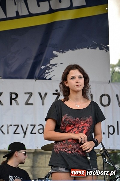 Zdjęcie w galerii na portalu naszraciborz.pl: Tabu rozgrzało wczoraj młodzież w Tworkowie wiadomości z regionu