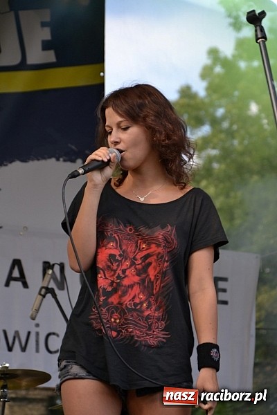 Zdjęcie w galerii na portalu naszraciborz.pl: Tabu rozgrzało wczoraj młodzież w Tworkowie wiadomości z regionu