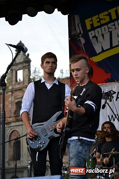 Zdjęcie w galerii na portalu naszraciborz.pl: Tabu rozgrzało wczoraj młodzież w Tworkowie wiadomości z regionu