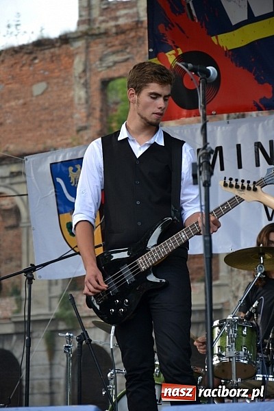 Zdjęcie w galerii na portalu naszraciborz.pl: Tabu rozgrzało wczoraj młodzież w Tworkowie wiadomości z regionu