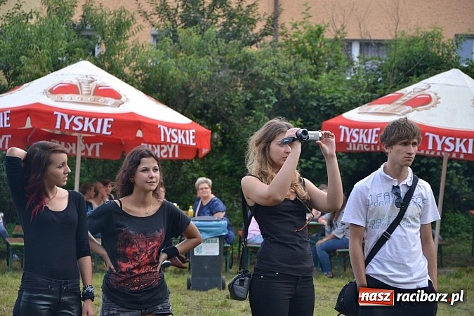 Zdjęcie w galerii na portalu naszraciborz.pl: Tabu rozgrzało wczoraj młodzież w Tworkowie wiadomości z regionu