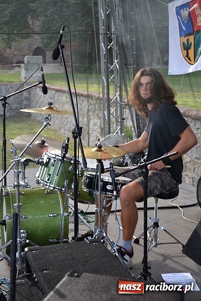 Zdjęcie w galerii na portalu naszraciborz.pl: Tabu rozgrzało wczoraj młodzież w Tworkowie wiadomości z regionu