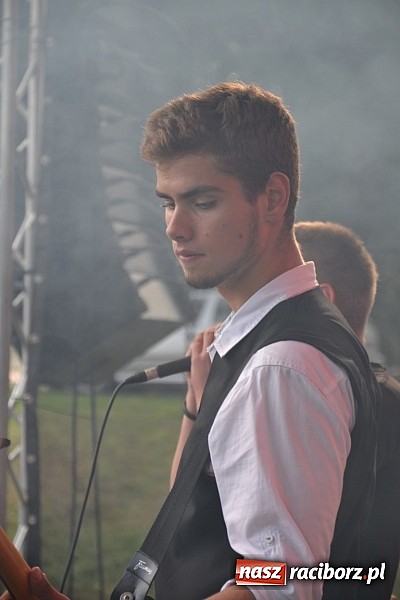 Zdjęcie w galerii na portalu naszraciborz.pl: Tabu rozgrzało wczoraj młodzież w Tworkowie wiadomości z regionu