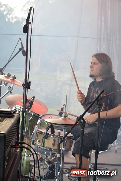 Zdjęcie w galerii na portalu naszraciborz.pl: Tabu rozgrzało wczoraj młodzież w Tworkowie wiadomości z regionu