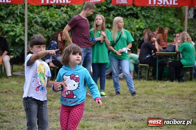 Zdjęcie w galerii na portalu naszraciborz.pl: Tabu rozgrzało wczoraj młodzież w Tworkowie wiadomości z regionu