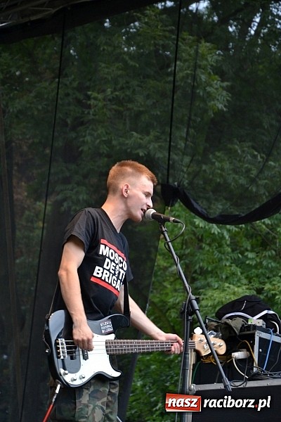 Zdjęcie w galerii na portalu naszraciborz.pl: Tabu rozgrzało wczoraj młodzież w Tworkowie wiadomości z regionu