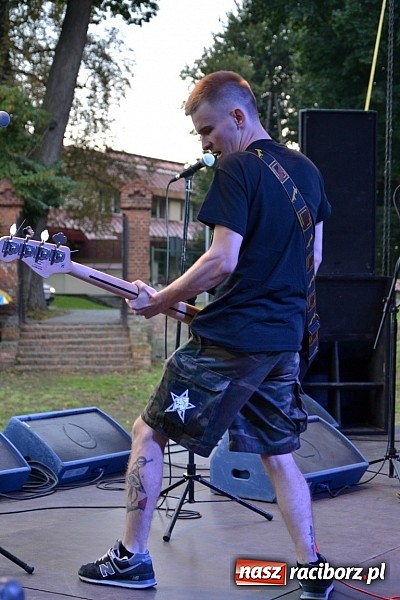 Zdjęcie w galerii na portalu naszraciborz.pl: Tabu rozgrzało wczoraj młodzież w Tworkowie wiadomości z regionu