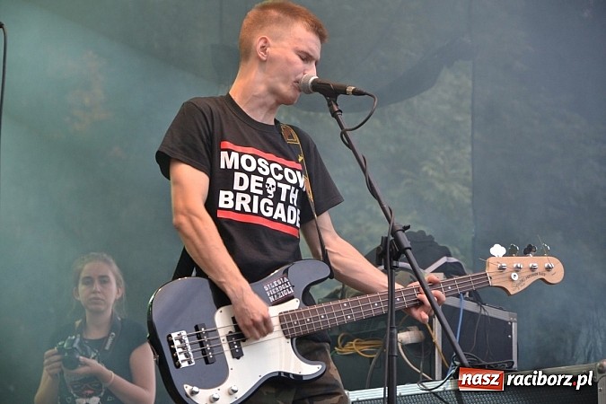 Zdjęcie w galerii na portalu naszraciborz.pl: Tabu rozgrzało wczoraj młodzież w Tworkowie wiadomości z regionu