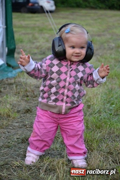 Zdjęcie w galerii na portalu naszraciborz.pl: Tabu rozgrzało wczoraj młodzież w Tworkowie wiadomości z regionu