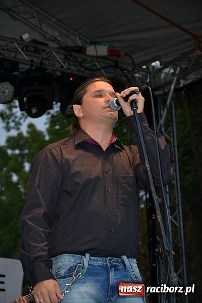 Zdjęcie w galerii na portalu naszraciborz.pl: Tabu rozgrzało wczoraj młodzież w Tworkowie wiadomości z regionu