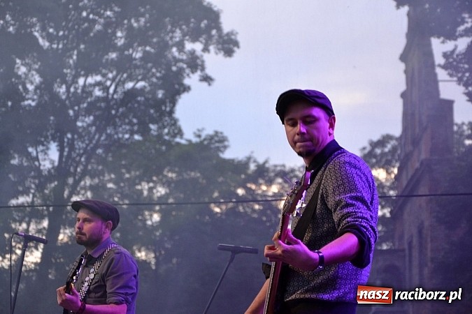 Zdjęcie w galerii na portalu naszraciborz.pl: Tabu rozgrzało wczoraj młodzież w Tworkowie wiadomości z regionu