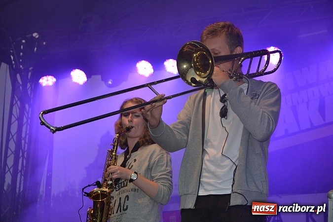 Zdjęcie w galerii na portalu naszraciborz.pl: Tabu rozgrzało wczoraj młodzież w Tworkowie wiadomości z regionu