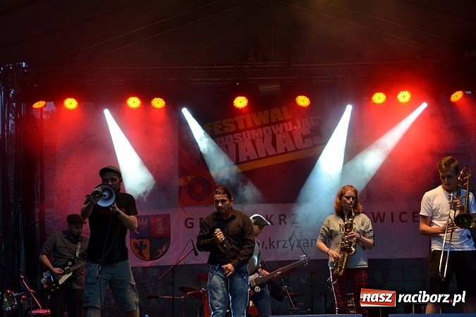 Zdjęcie w galerii na portalu naszraciborz.pl: Tabu rozgrzało wczoraj młodzież w Tworkowie wiadomości z regionu