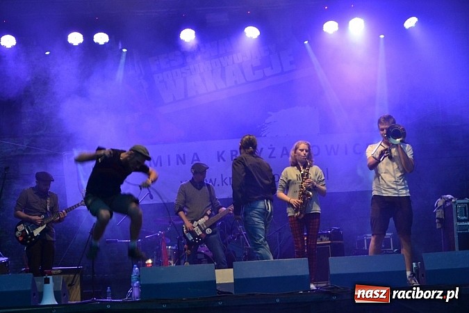 Zdjęcie w galerii na portalu naszraciborz.pl: Tabu rozgrzało wczoraj młodzież w Tworkowie wiadomości z regionu