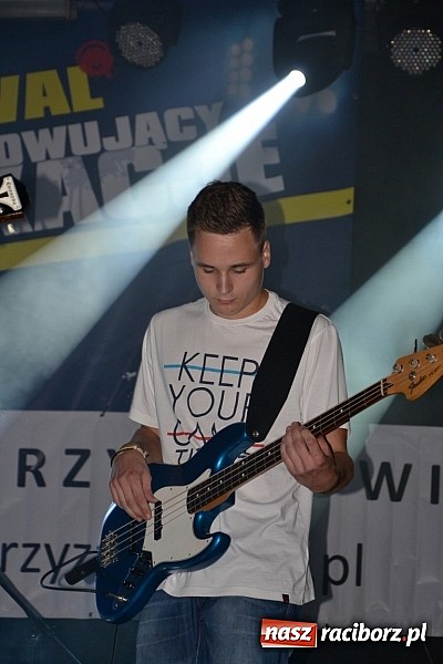 Zdjęcie w galerii na portalu naszraciborz.pl: Tabu rozgrzało wczoraj młodzież w Tworkowie wiadomości z regionu