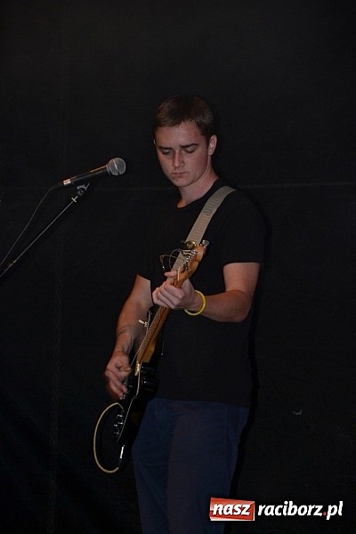 Zdjęcie w galerii na portalu naszraciborz.pl: Tabu rozgrzało wczoraj młodzież w Tworkowie wiadomości z regionu