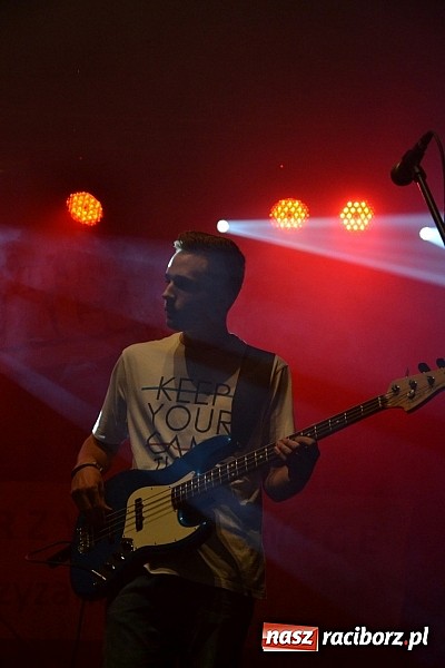 Zdjęcie w galerii na portalu naszraciborz.pl: Tabu rozgrzało wczoraj młodzież w Tworkowie wiadomości z regionu