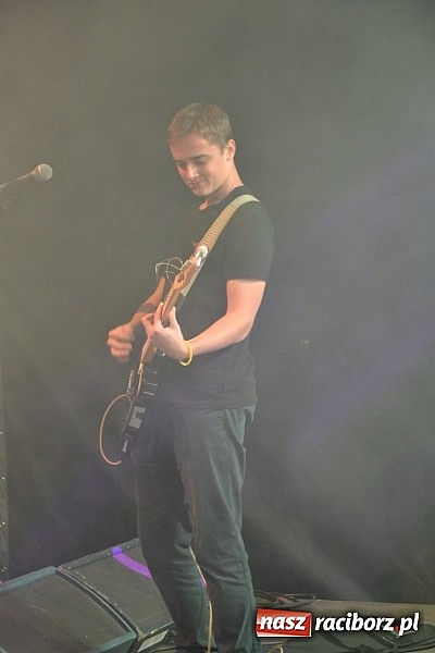 Zdjęcie w galerii na portalu naszraciborz.pl: Tabu rozgrzało wczoraj młodzież w Tworkowie wiadomości z regionu