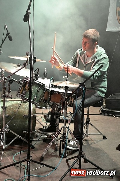 Zdjęcie w galerii na portalu naszraciborz.pl: Tabu rozgrzało wczoraj młodzież w Tworkowie wiadomości z regionu