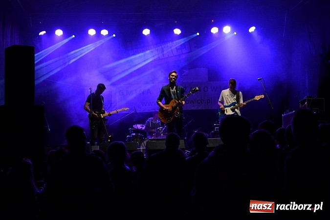 Zdjęcie w galerii na portalu naszraciborz.pl: Tabu rozgrzało wczoraj młodzież w Tworkowie wiadomości z regionu