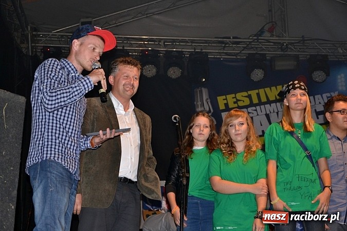 Zdjęcie w galerii na portalu naszraciborz.pl: Tabu rozgrzało wczoraj młodzież w Tworkowie wiadomości z regionu