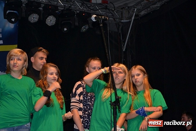 Zdjęcie w galerii na portalu naszraciborz.pl: Tabu rozgrzało wczoraj młodzież w Tworkowie wiadomości z regionu