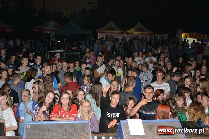 Zdjęcie w galerii na portalu naszraciborz.pl: Tabu rozgrzało wczoraj młodzież w Tworkowie wiadomości z regionu