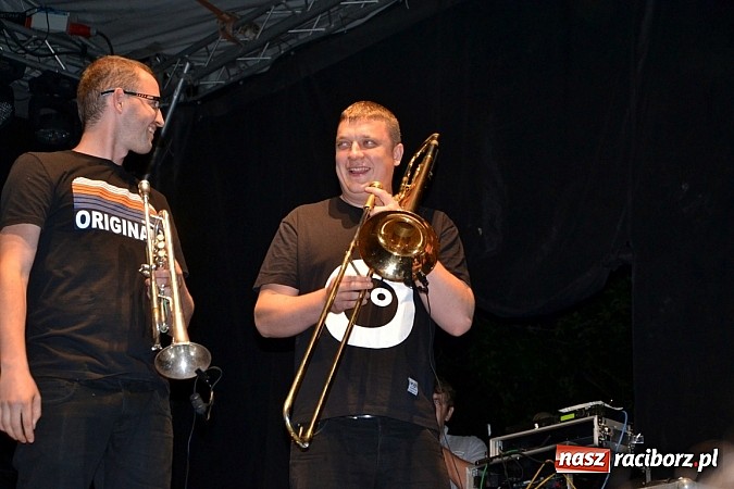 Zdjęcie w galerii na portalu naszraciborz.pl: Tabu rozgrzało wczoraj młodzież w Tworkowie wiadomości z regionu