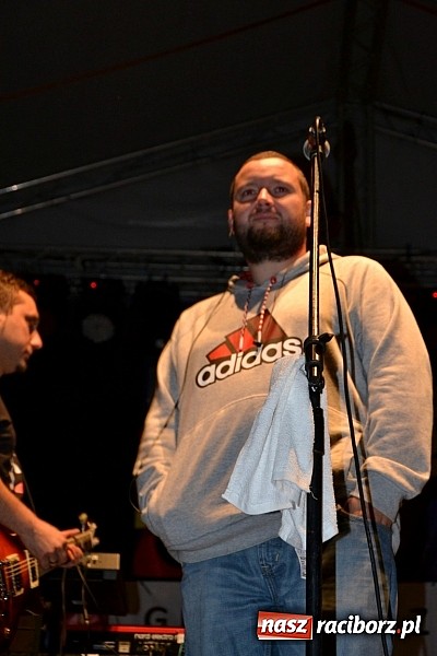 Zdjęcie w galerii na portalu naszraciborz.pl: Tabu rozgrzało wczoraj młodzież w Tworkowie wiadomości z regionu