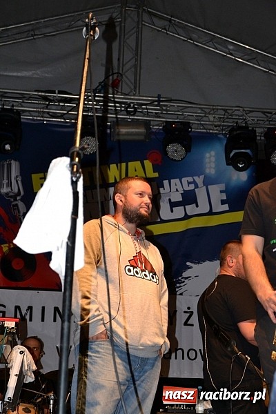 Zdjęcie w galerii na portalu naszraciborz.pl: Tabu rozgrzało wczoraj młodzież w Tworkowie wiadomości z regionu