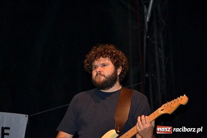 Zdjęcie w galerii na portalu naszraciborz.pl: Tabu rozgrzało wczoraj młodzież w Tworkowie wiadomości z regionu