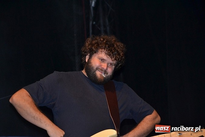 Zdjęcie w galerii na portalu naszraciborz.pl: Tabu rozgrzało wczoraj młodzież w Tworkowie wiadomości z regionu