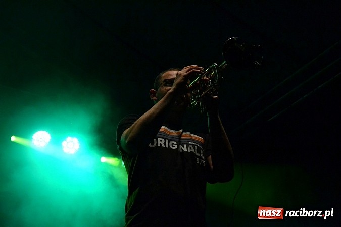 Zdjęcie w galerii na portalu naszraciborz.pl: Tabu rozgrzało wczoraj młodzież w Tworkowie wiadomości z regionu