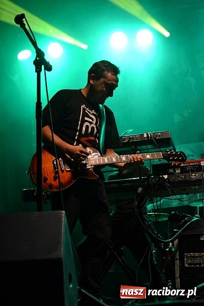 Zdjęcie w galerii na portalu naszraciborz.pl: Tabu rozgrzało wczoraj młodzież w Tworkowie wiadomości z regionu