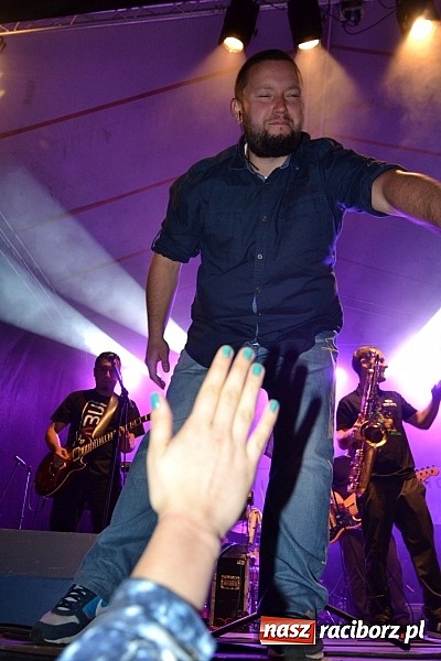 Zdjęcie w galerii na portalu naszraciborz.pl: Tabu rozgrzało wczoraj młodzież w Tworkowie wiadomości z regionu