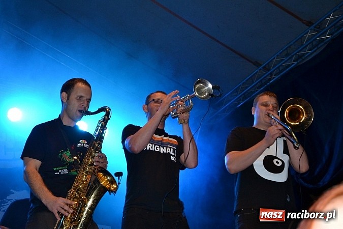 Zdjęcie w galerii na portalu naszraciborz.pl: Tabu rozgrzało wczoraj młodzież w Tworkowie wiadomości z regionu